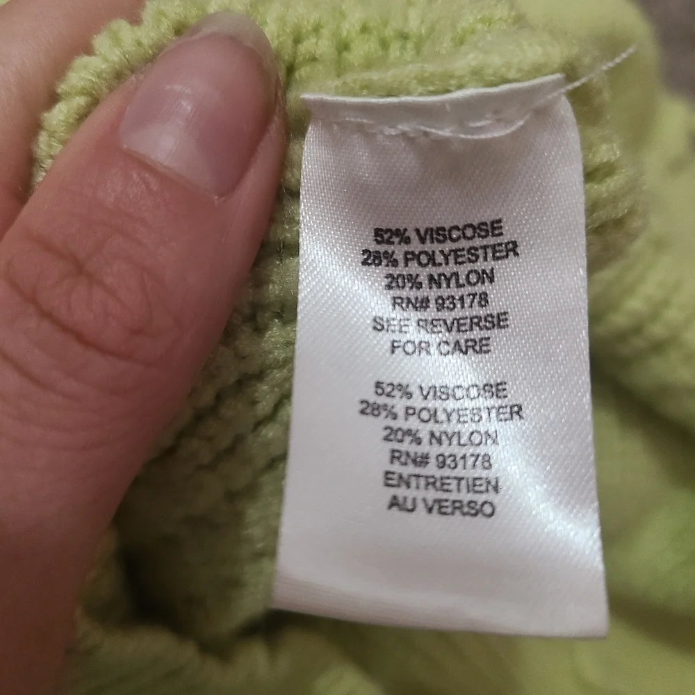 Tahari Super Soft Green V-neck Knit Sweater - Picture 3 of 3